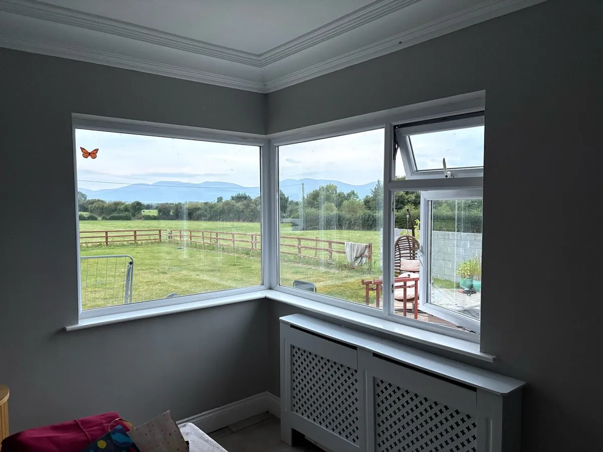 Corner window - Image 1