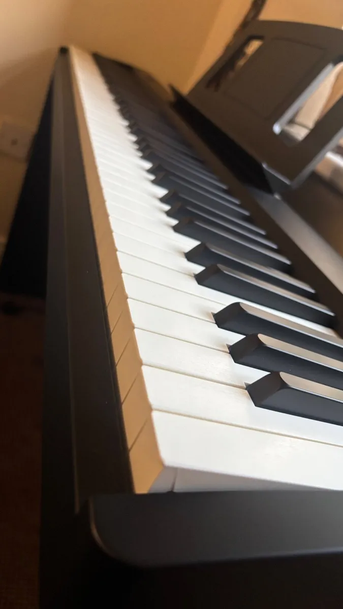 Keyboard/ piano - Image 1