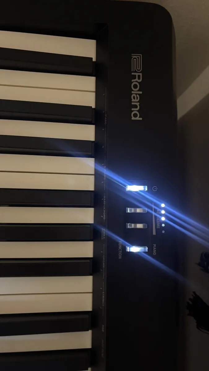 Keyboard/ piano - Image 2