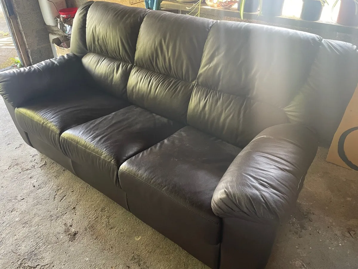 3 seater Leather couch - Image 2