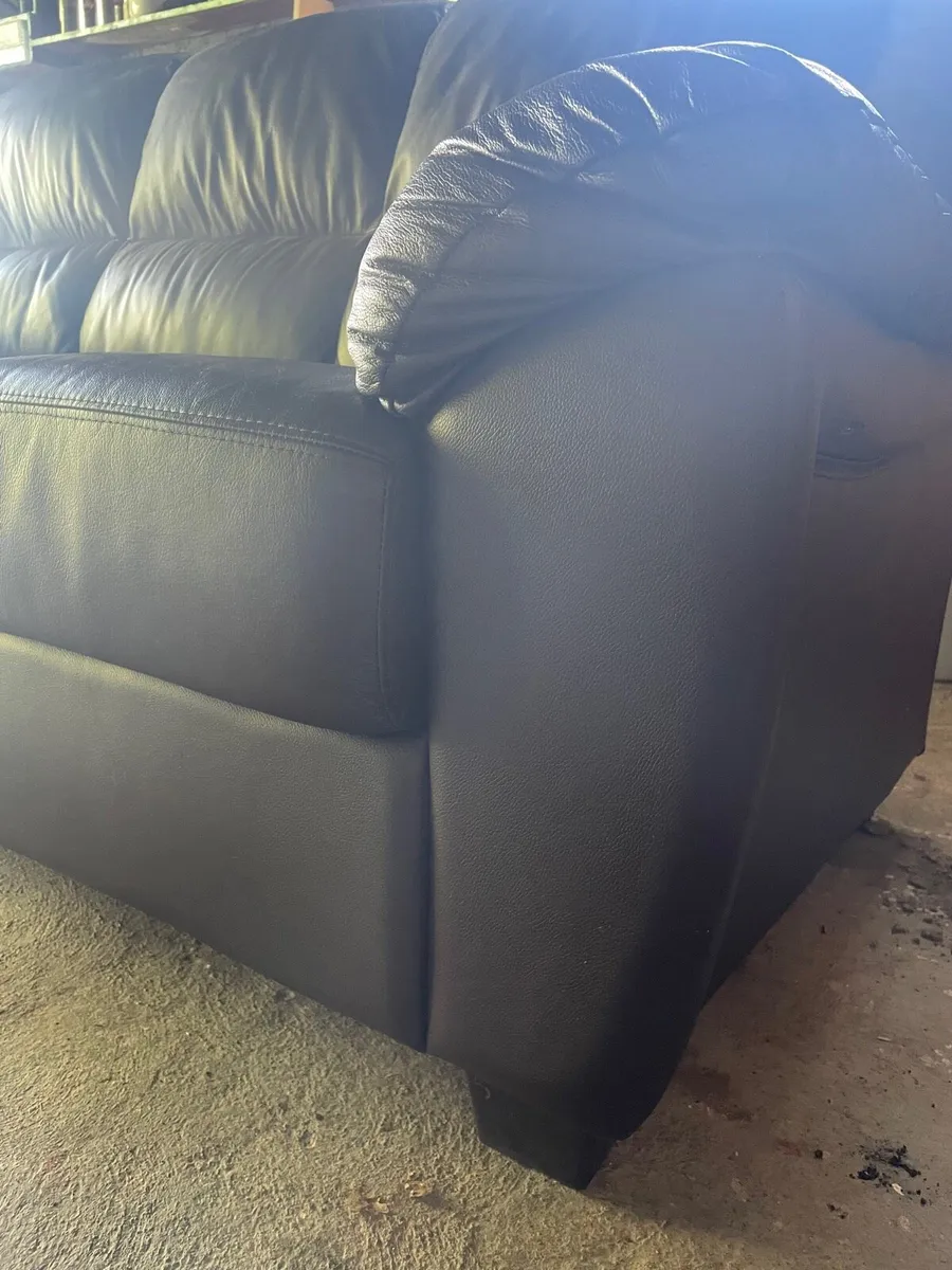 3 seater Leather couch - Image 3