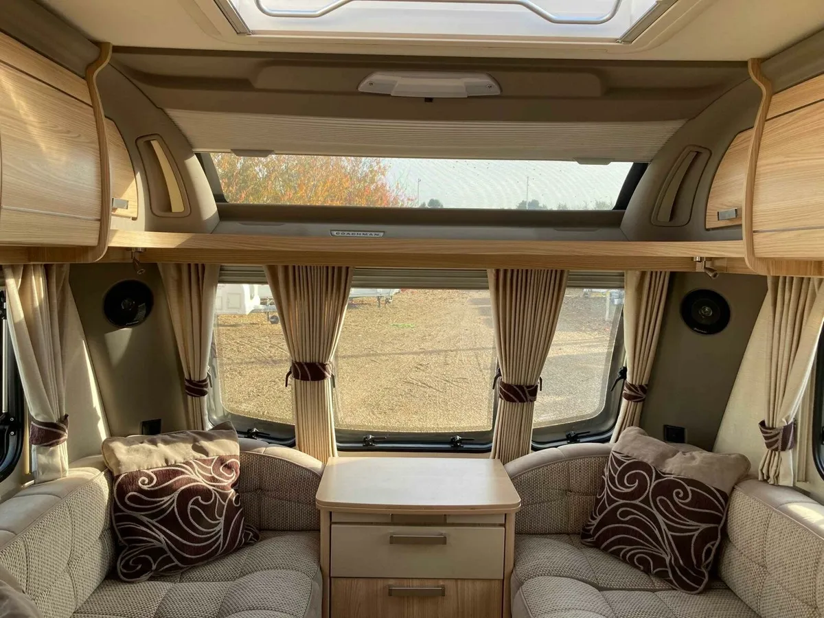 Coachman pastiche - Image 3