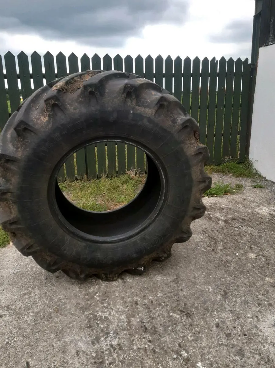 14.5 by 20 tyre - Image 1