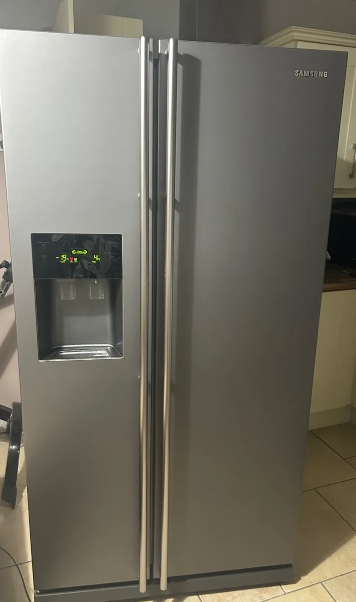 American fridge freezer - Image 1