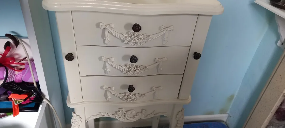 Bedroom mirror and drawers - Image 4