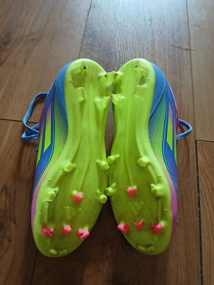 ADIDAS Kids Football Boots Size 4 - Image 2