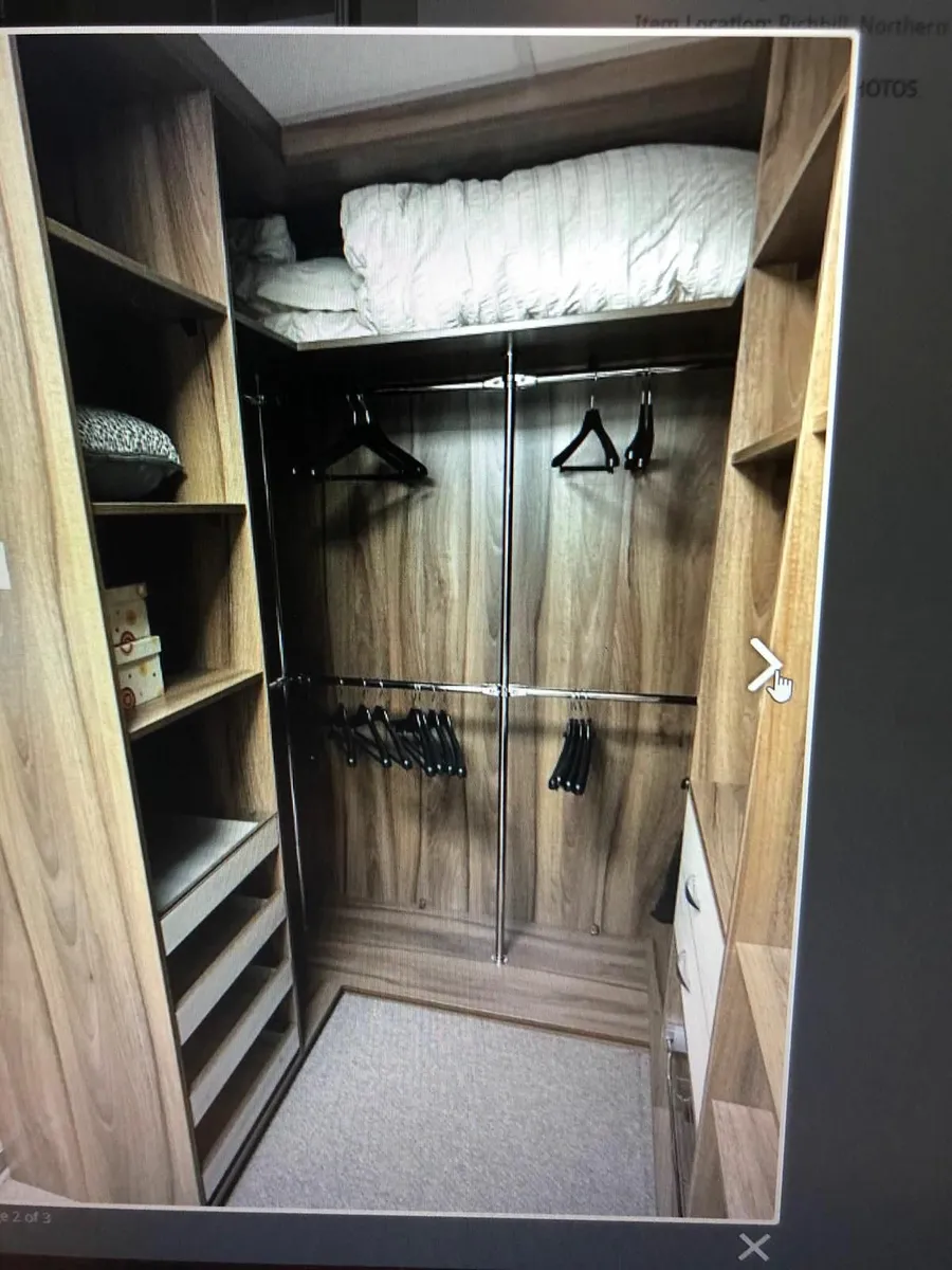 Walk in wardrobe - Image 1