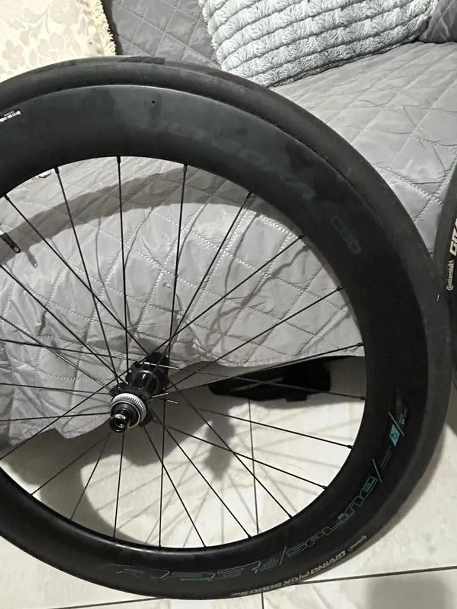 Shimano c60 Ultegra carbon wheelset - Image 2