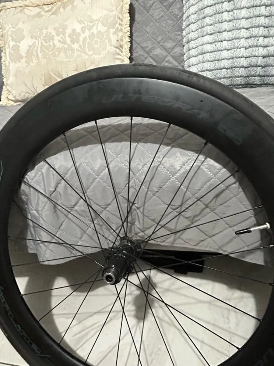 Shimano c60 Ultegra carbon wheelset - Image 3