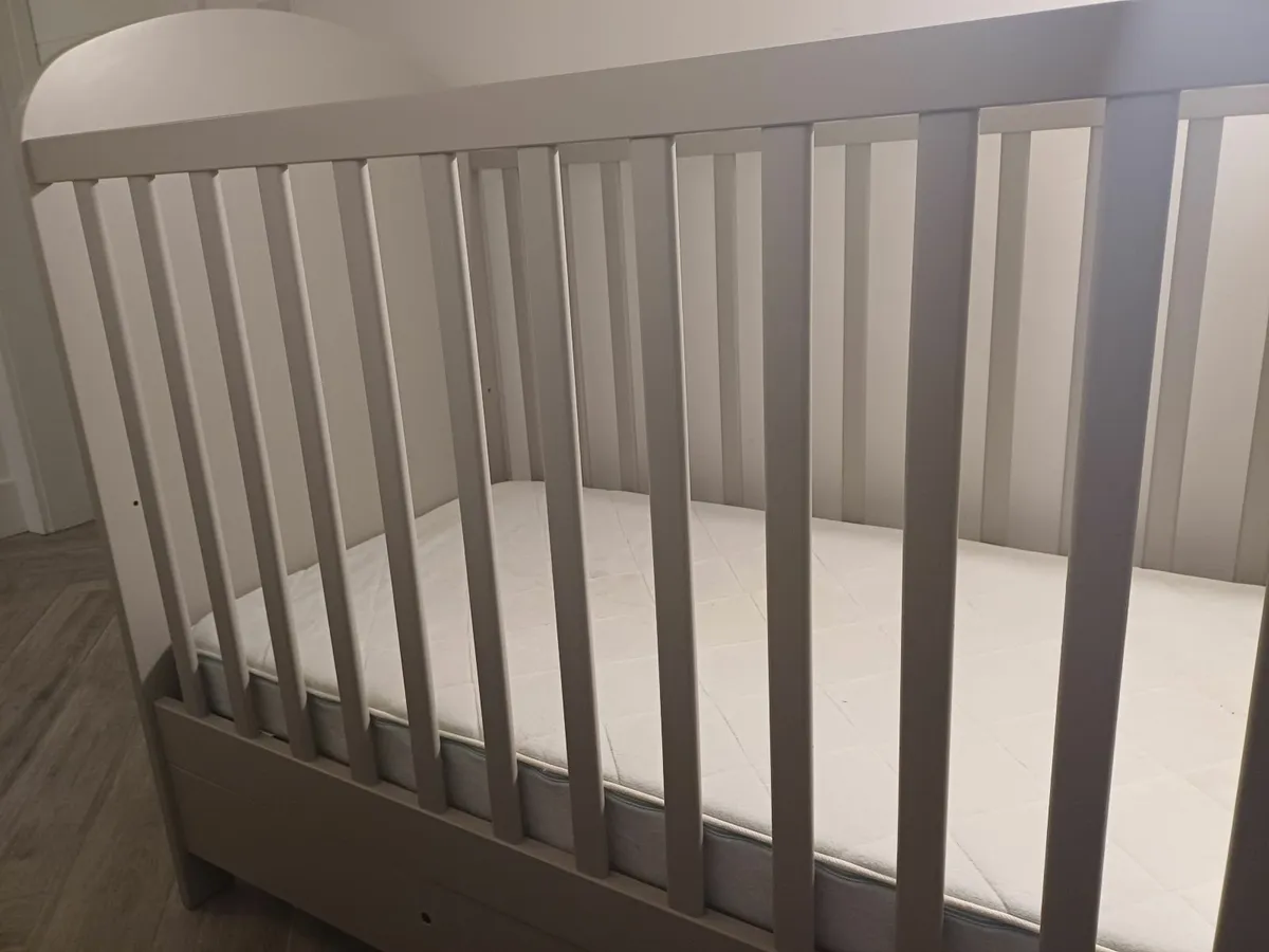 Baby toddler cot bed and mattress - Image 2