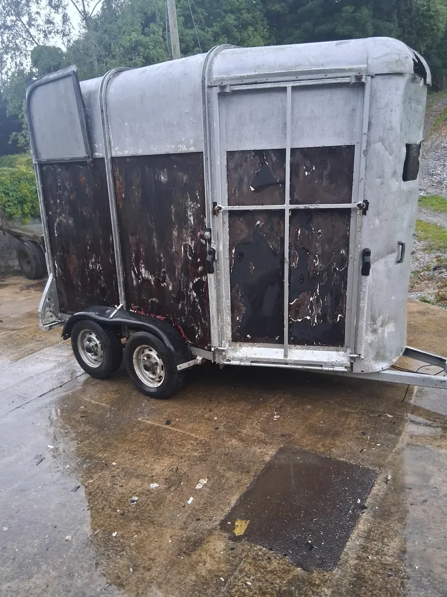 Horse trailer, tractor trailer - Image 1