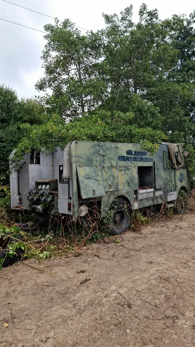 Vintage Army Fire Engine - Image 2