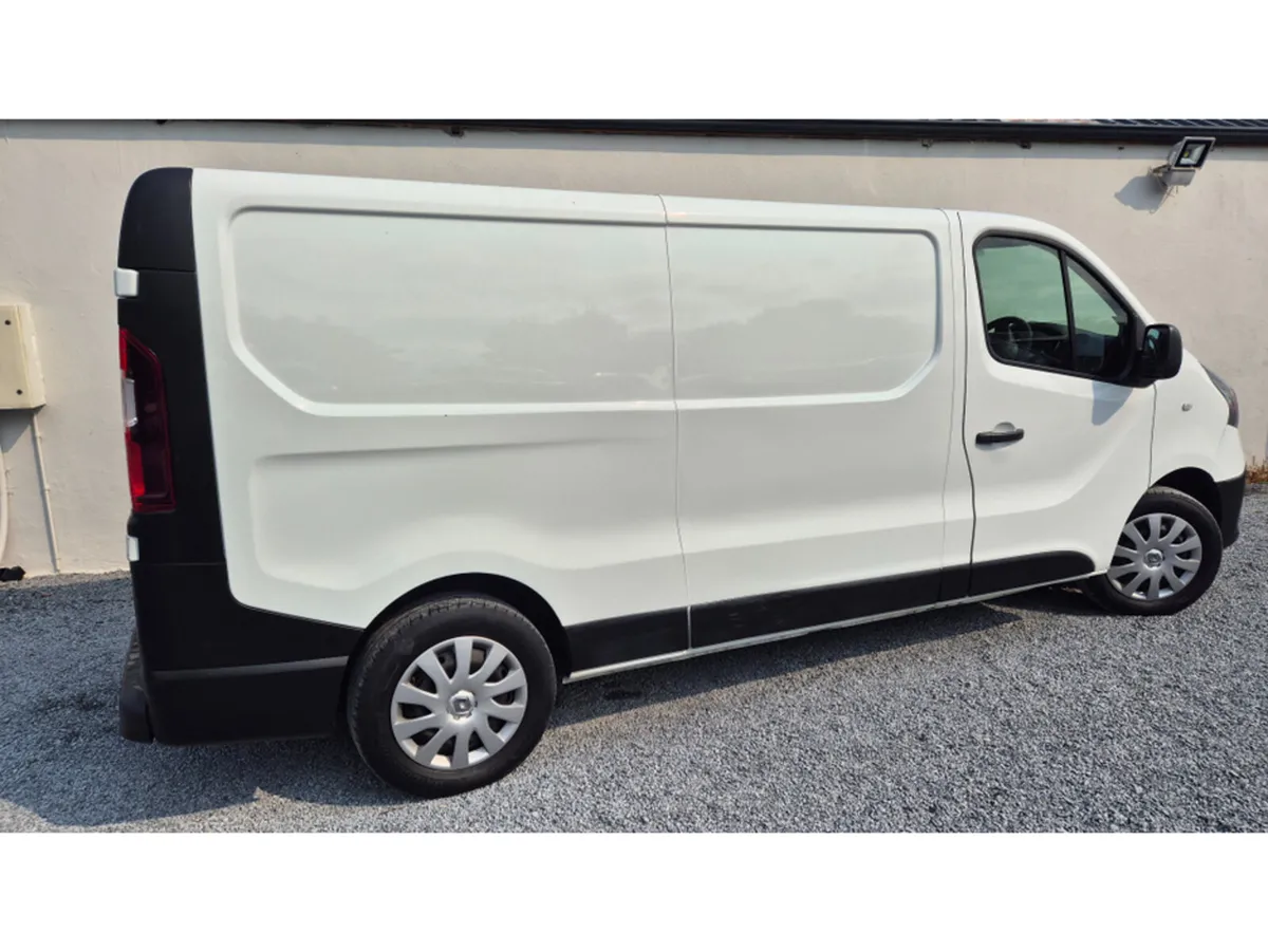 Renault Trafic 2L DIESEL - Image 4