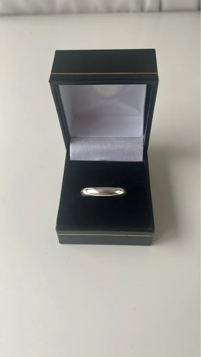 Wedding band - Image 1