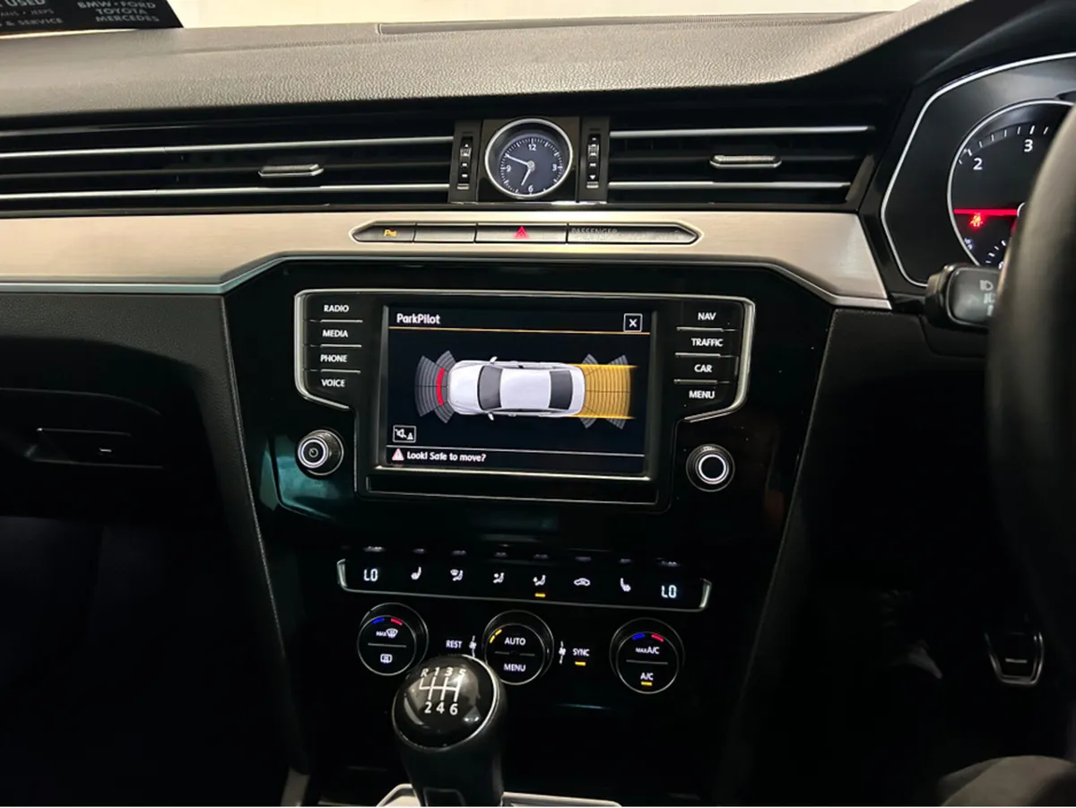 Volkswagen Passat 2.0 TDI GT BLUEMOTION 150PS 4DR - Image 3