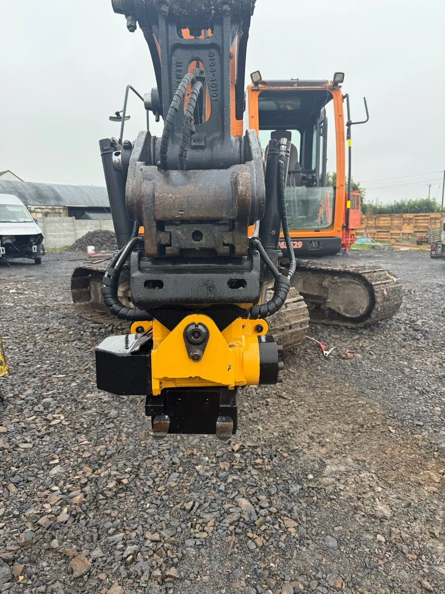 Engcon tiltrotator ec10 s50 8-12ton - Image 2