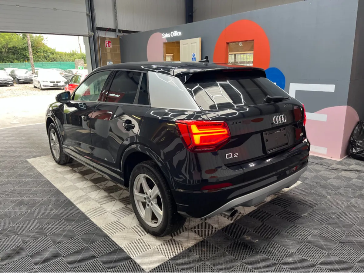 Audi Q2 1.0 TFSI SPORT / 25k KMs / HEATED SEATS , - Image 4