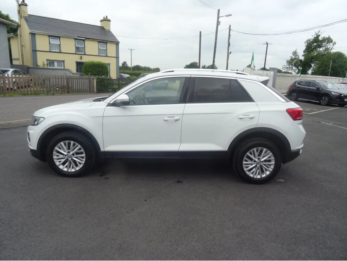Volkswagen T-Roc DESIGN 1.6 TDI MANUAL 6SPEED FWD - Image 4