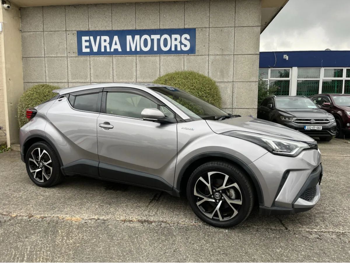 Toyota C-HR SOL HYBRID AUTOMATIC 1.8 PETROL //HIGH - Image 2