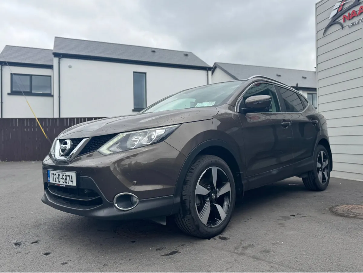 Nissan Qashqai 1.2 SV PREMIUM '17 4DR - Image 3
