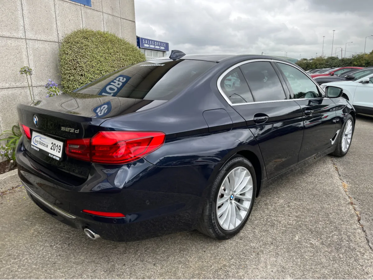 BMW 5-Series 523D LUXURY AUTOMATIC 2.0 DIESEL //MA - Image 4