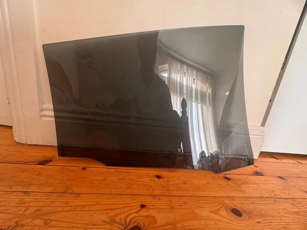 Toyota Prius2016/17 Speedometer& Rear window Glass - Image 3