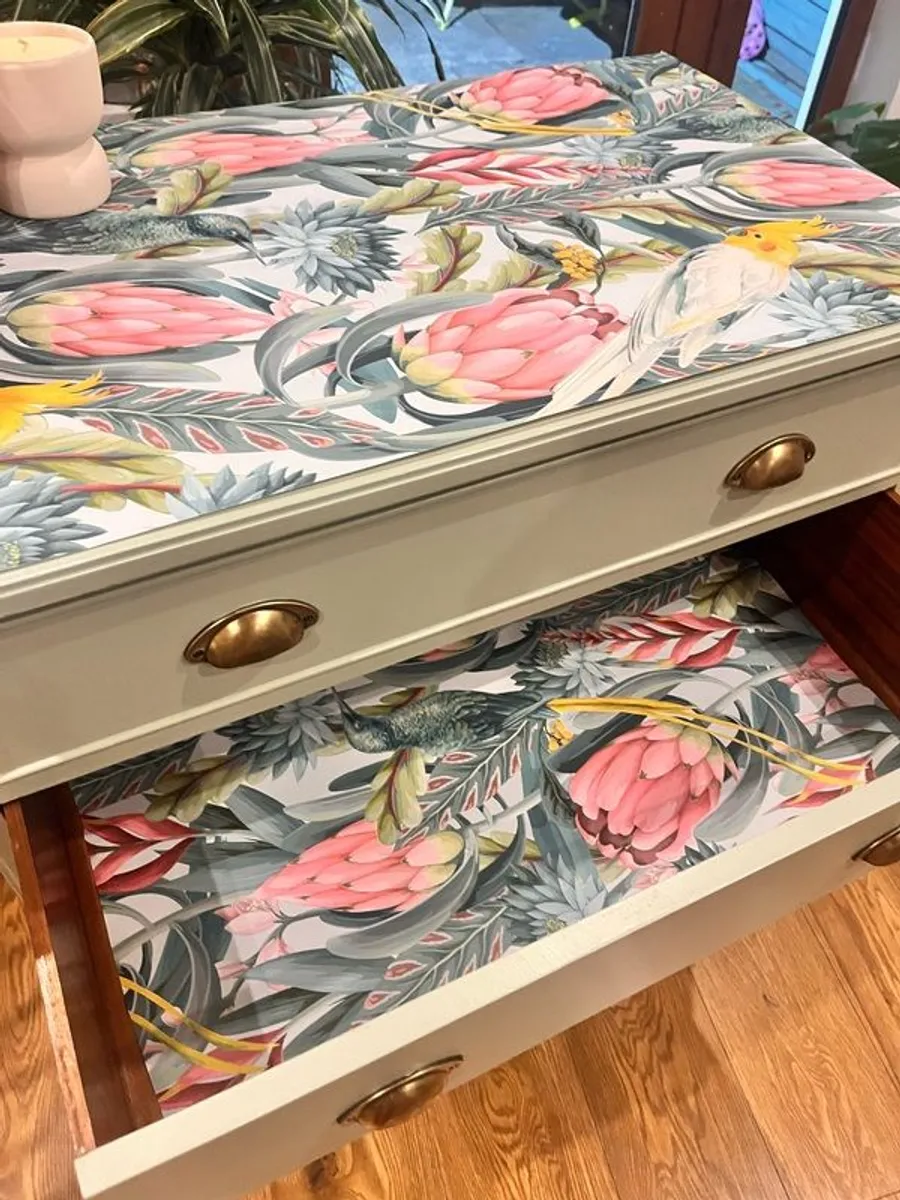 chest of drawers upcycled - Image 4