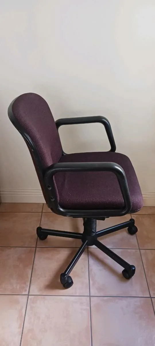 Office chair - Image 2