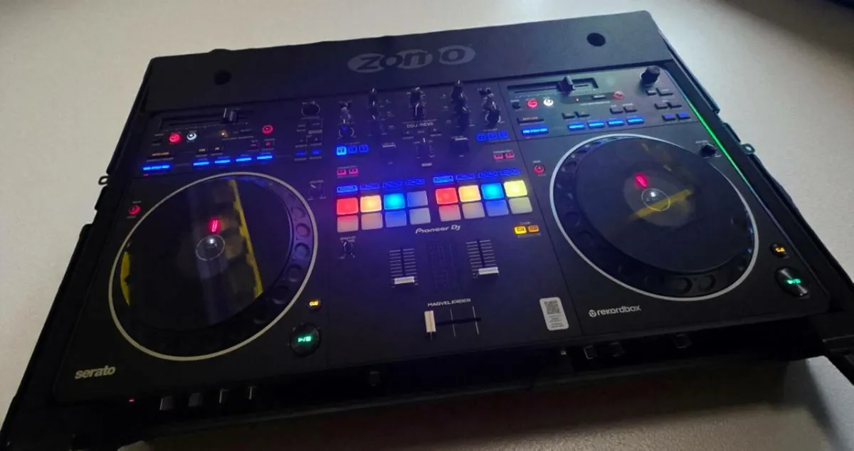 Pioneer DDJ-Rev5 (still in warranty) - Image 1