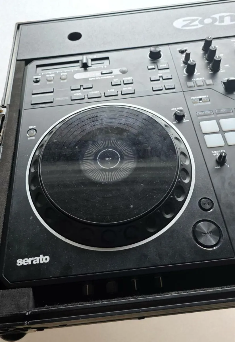 Pioneer DDJ-Rev5 (still in warranty) - Image 3