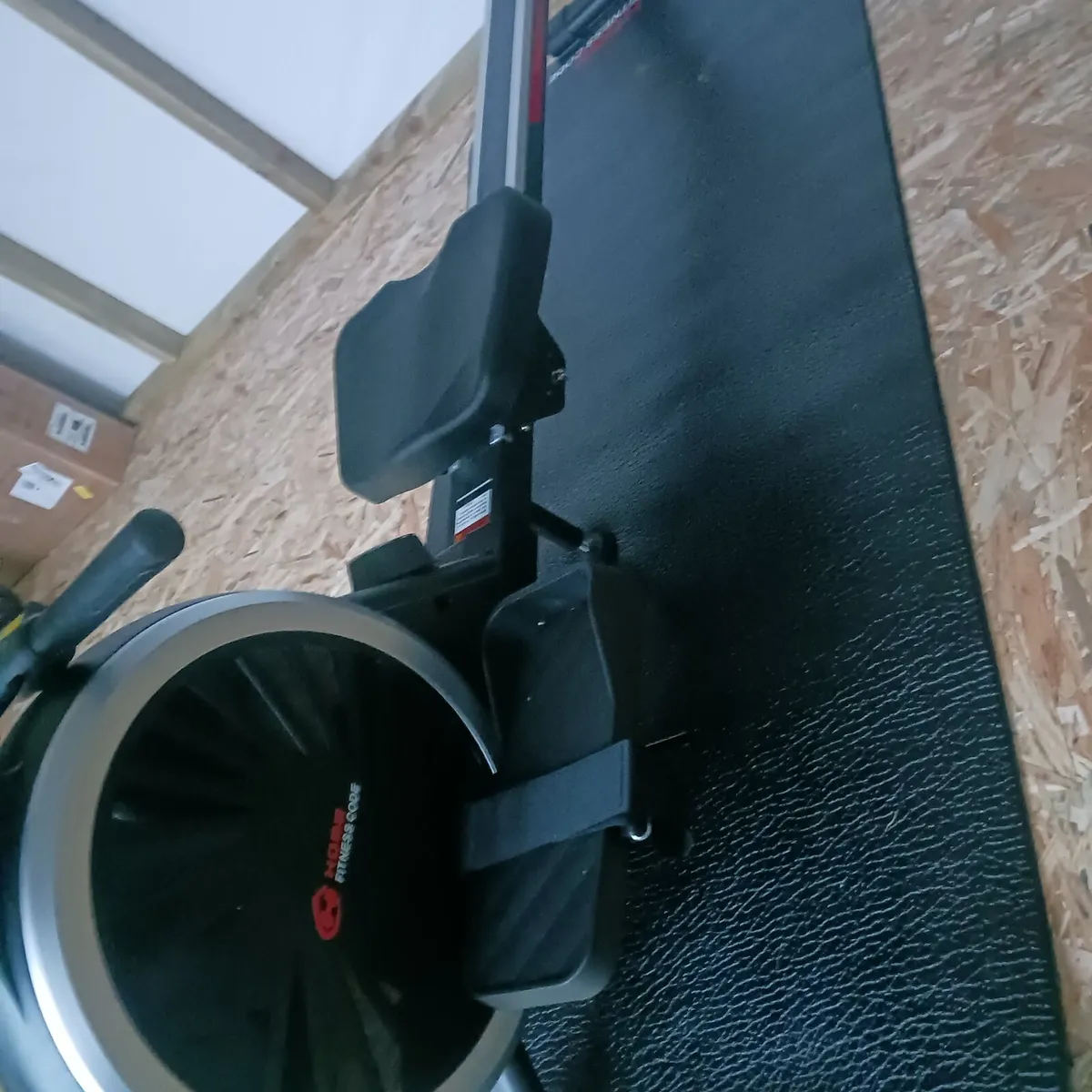 Rowing machine brand new - Image 1