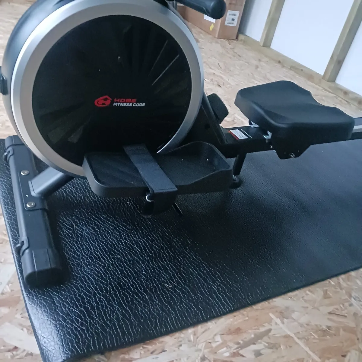 Rowing machine brand new - Image 3