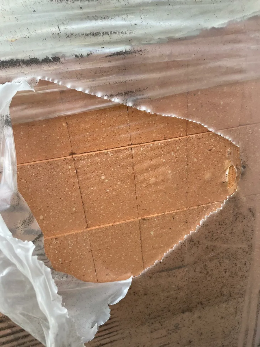 Red fire bricks - Image 1