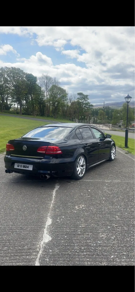 2012 Volkswagen Passat - Image 2