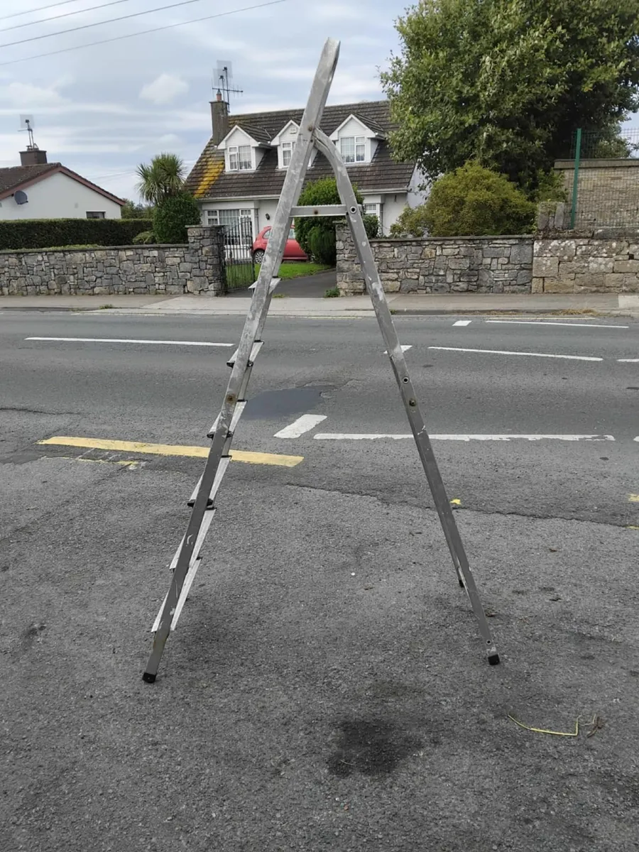 Step ladder 7 foot long price too sell - Image 4