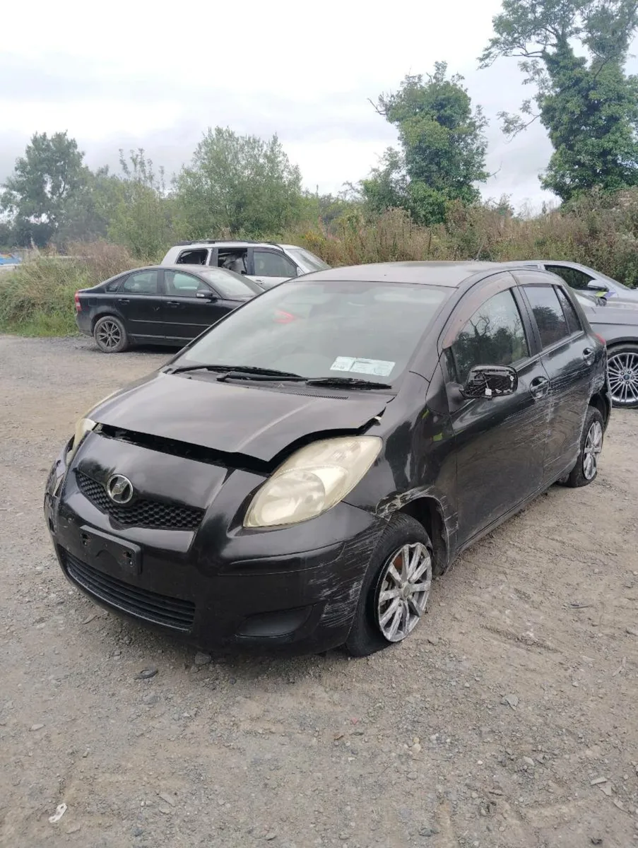 Breaking Toyota vitz 2010 automatic - Image 1