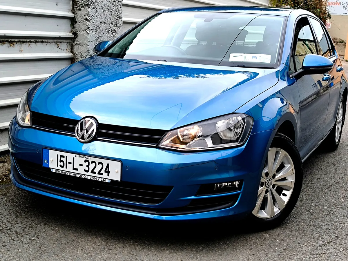 VOLKSWAGEN GOLF 2015 COMFORTLINE. LOW MILEAGE - Image 2