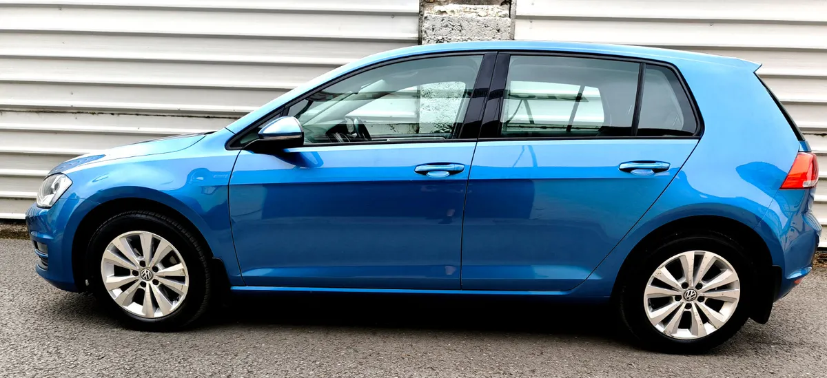 VOLKSWAGEN GOLF 2015 COMFORTLINE. LOW MILEAGE - Image 3
