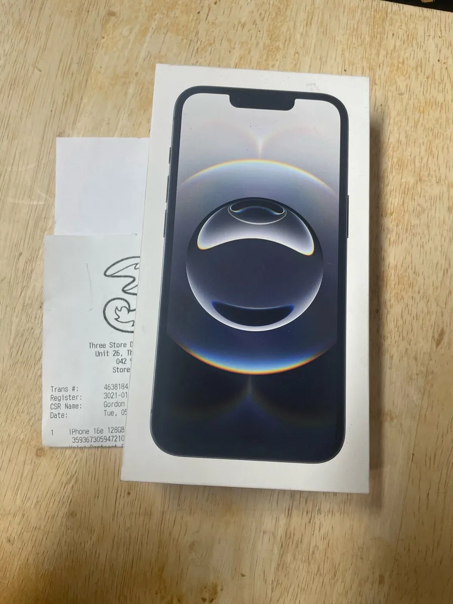 iPhone 16e - Image 1