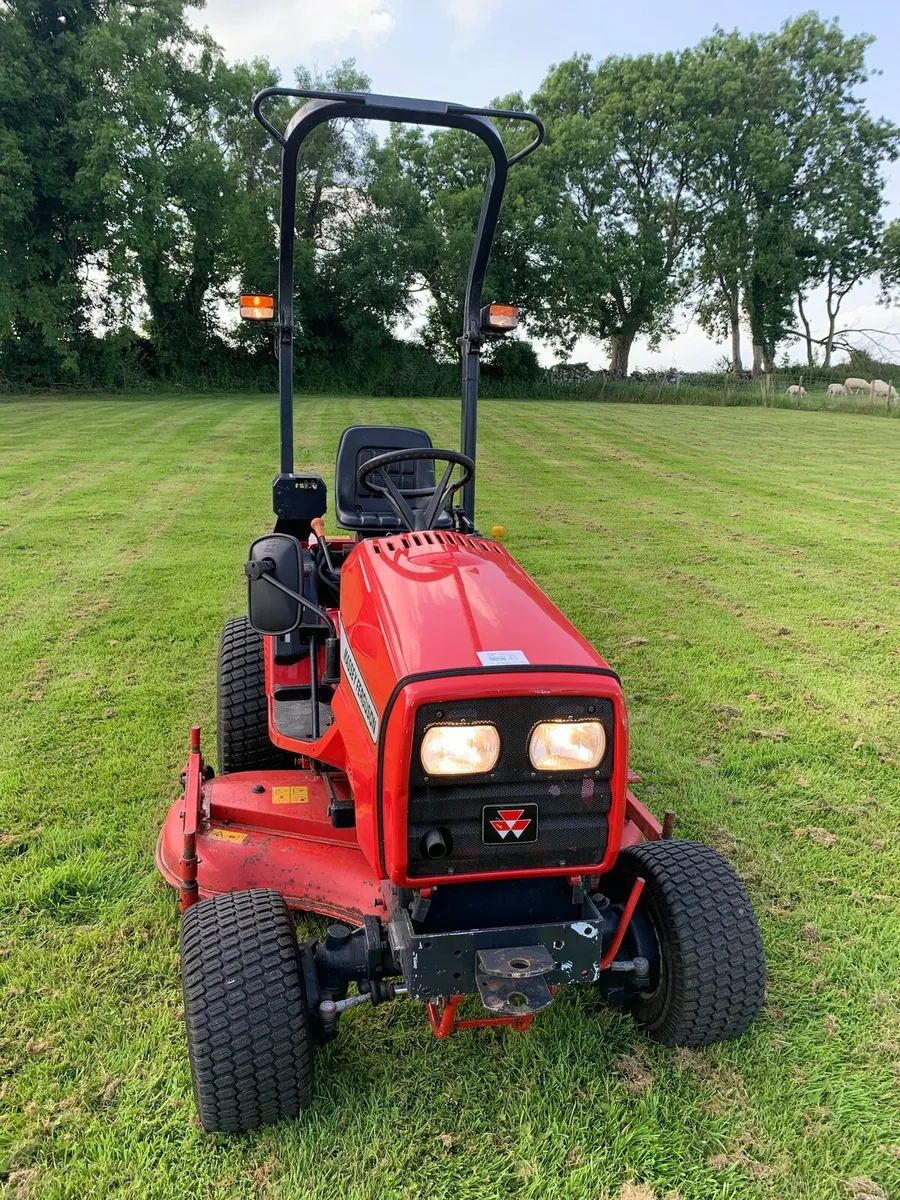 Massey Ferguson lawn tractor - Image 2