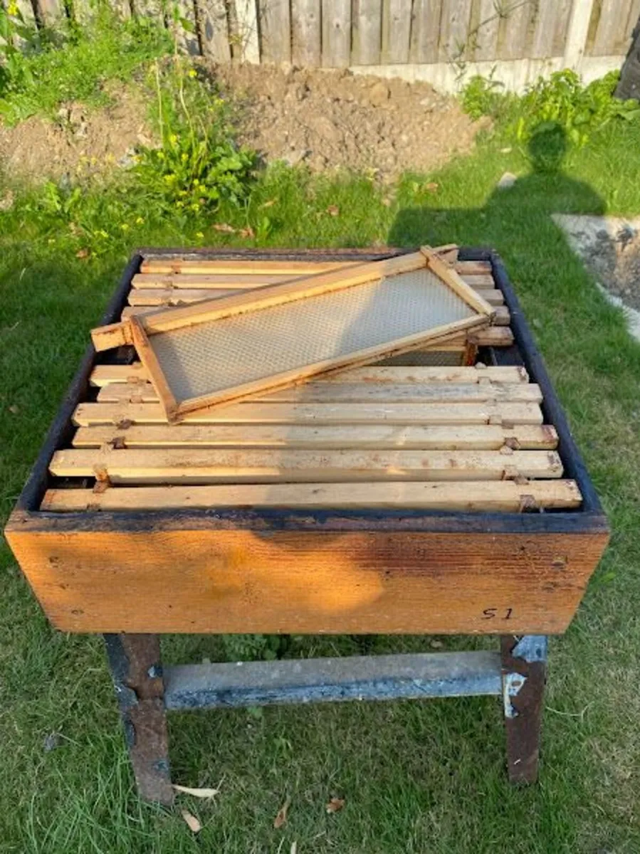 Bee equipment (used) - Image 2
