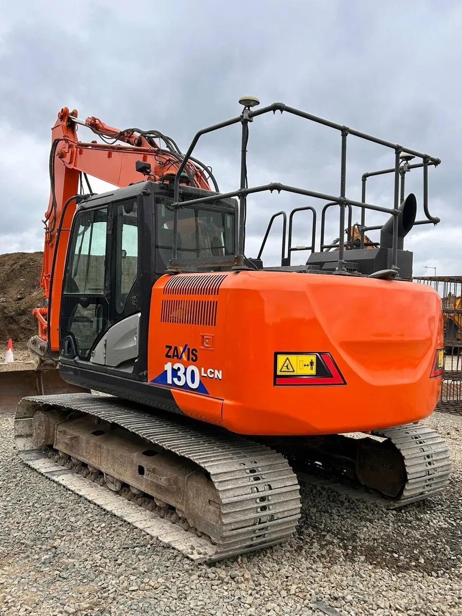 Hitachi 130-6 - Image 1