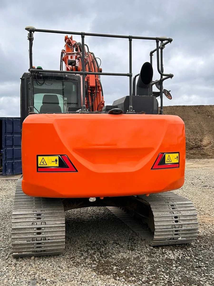 Hitachi 130-6 - Image 2