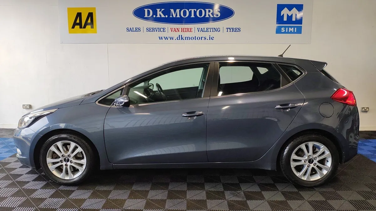 Kia Ceed AUTOMATIC - Image 2