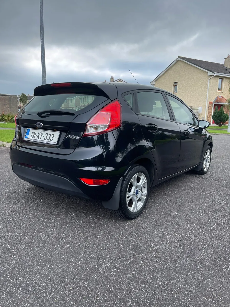 *LOW MILAGE* Ford Fiesta ZETEC 1.5D Black - Image 4