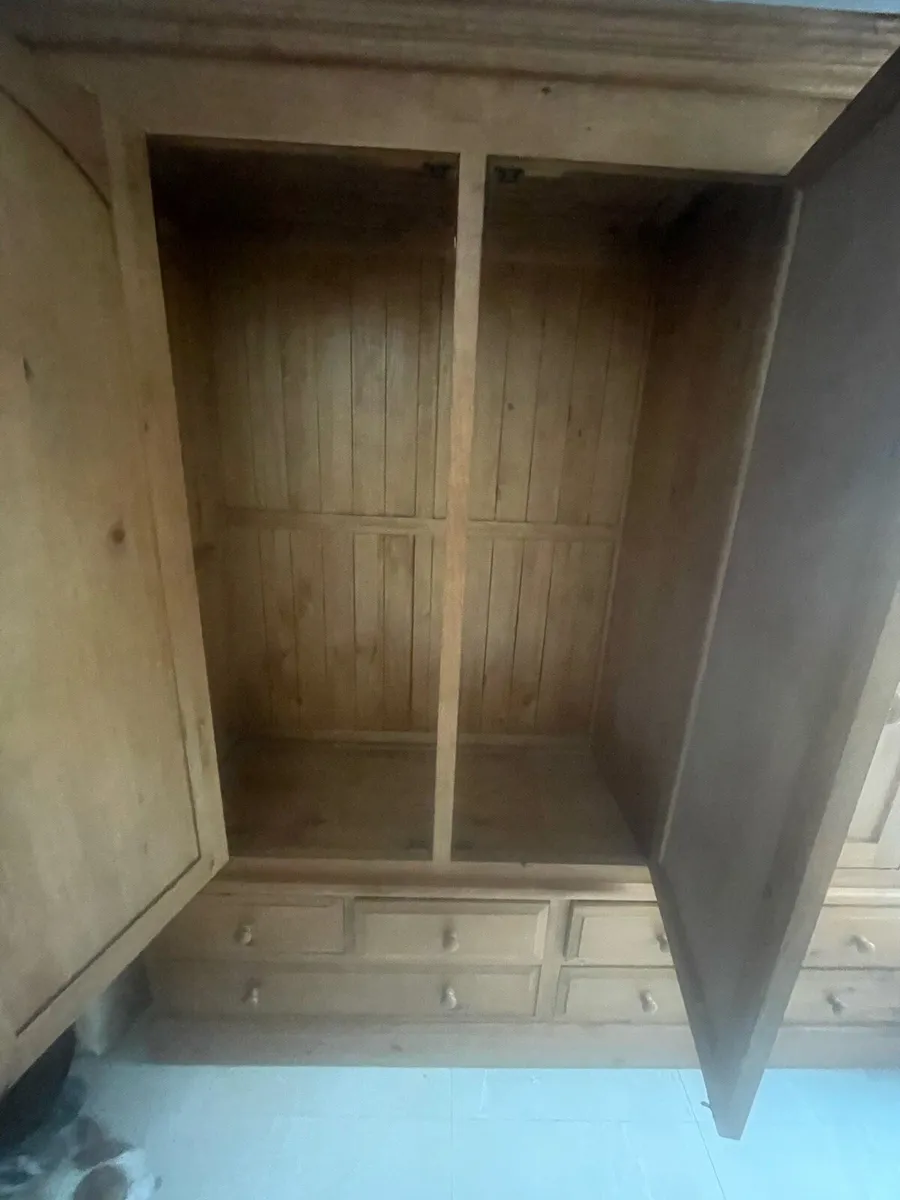 Wardrobe - Image 2