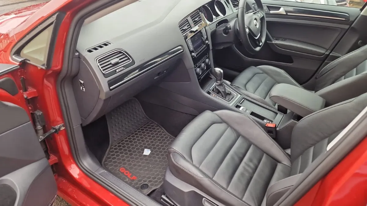 Volkswagen Golf 2015 Automatic - Image 2