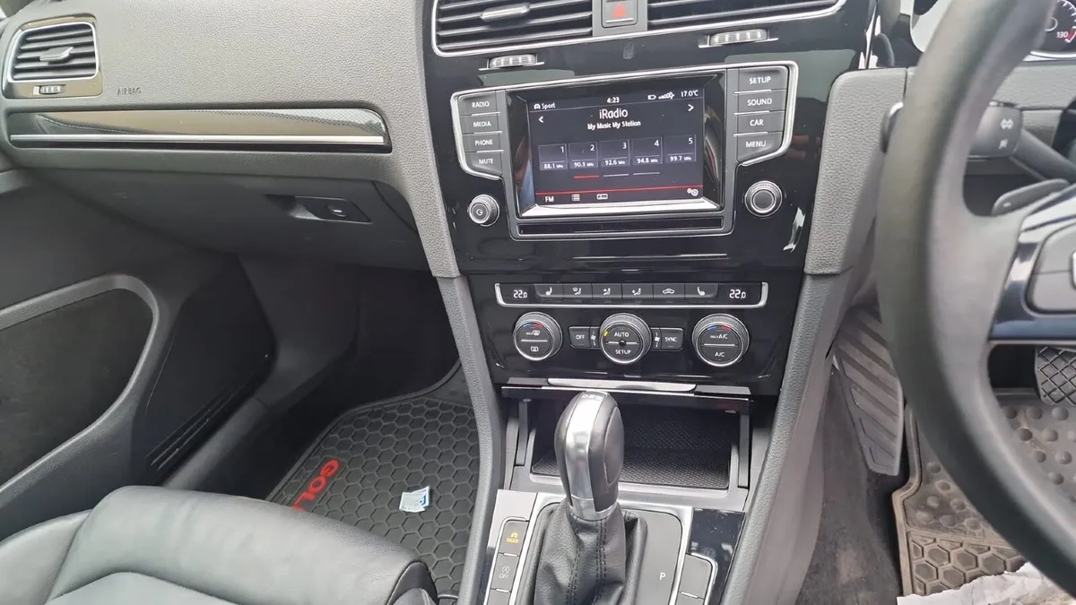 Volkswagen Golf 2015 Automatic - Image 3