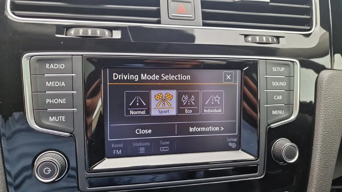 Volkswagen Golf 2015 Automatic - Image 4