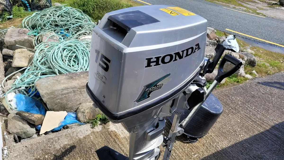 Boat engine - Image 1